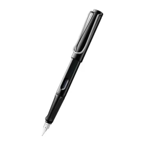 Pluma Lamy Safari Black con plumín metálico M, cuerpo negro mate y clip cromado, ideal para escritura fluida, elegante y profesional