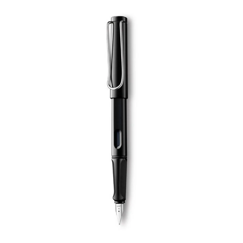 pluma-lamy-safari-black - vertical Pluma Lamy Safari Black con plumín metálico M, cuerpo negro mate y clip cromado, ideal para escritura fluida, elegante y profesional
