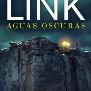 Aguas Oscuras novela de suspense portada del libro de Charlotte Link con acantilado nocturno y luz en la cima