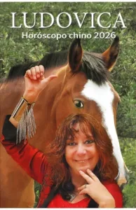 Horóscopo chino 2026 portada del libro de Ludovica con retrato de la autora junto a un caballo